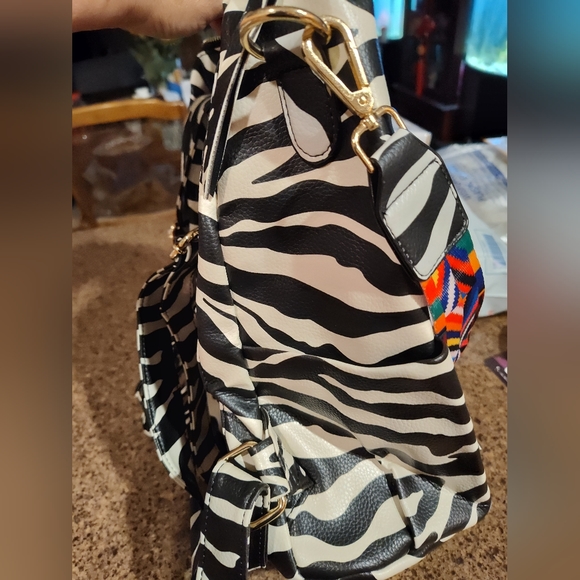 Zebra convertible backpack purse bag - Picture 4 of 6